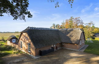 Photo 2 - Maison de 6 chambres à Væggerløse avec piscine privée et terrasse