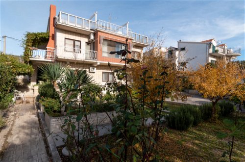Foto 34 - Casa con 5 camere da letto a Trogir con giardino e vista mare