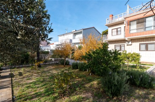 Foto 37 - Casa de 5 habitaciones en Trogir con jardín y vistas al mar