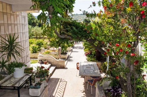 Foto 4 - Casa de 5 habitaciones en Trogir con jardín y vistas al mar