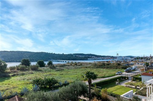 Foto 1 - Casa con 5 camere da letto a Trogir con giardino e vista mare