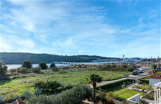 Foto 1 - Casa de 5 habitaciones en Trogir con jardín y vistas al mar