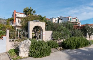 Foto 2 - Casa de 5 quartos em Trogir com jardim e vistas do mar
