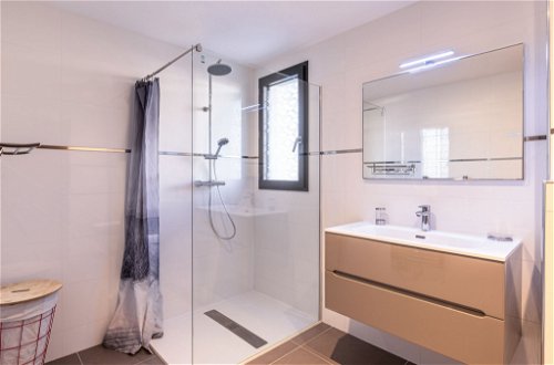 Foto 18 - Appartamento con 2 camere da letto a Porto-Vecchio con piscina e vista mare
