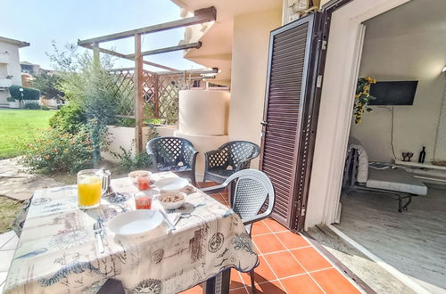 Foto 25 - Apartamento de 1 quarto em Golfo Aranci com piscina e jardim