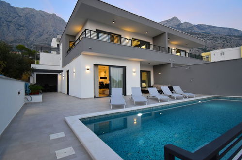 Photo 1 - Maison de 3 chambres à Makarska avec piscine privée et terrasse