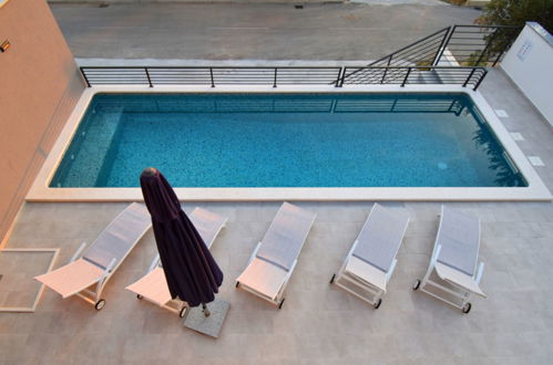 Foto 15 - Casa con 3 camere da letto a Makarska con piscina privata e vista mare