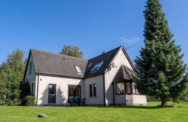 3 bedroom House in Grantown on Spey with garden - Photo 1