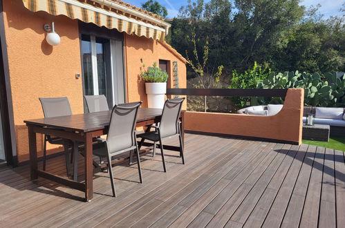 Photo 2 - Maison de 2 chambres à Sanary-sur-Mer avec piscine privée et vues à la mer