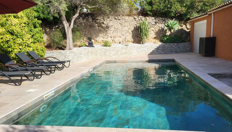 Foto 1 - Casa de 2 quartos em Sanary-sur-Mer com piscina privada e vistas do mar