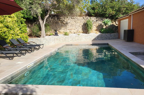 Photo 1 - Maison de 2 chambres à Sanary-sur-Mer avec piscine privée et vues à la mer