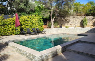 Foto 1 - Casa de 2 quartos em Sanary-sur-Mer com piscina privada e vistas do mar