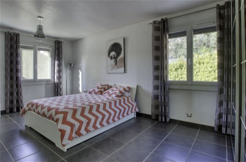 Foto 23 - Casa con 2 camere da letto a Sanary-sur-Mer con piscina privata e vista mare