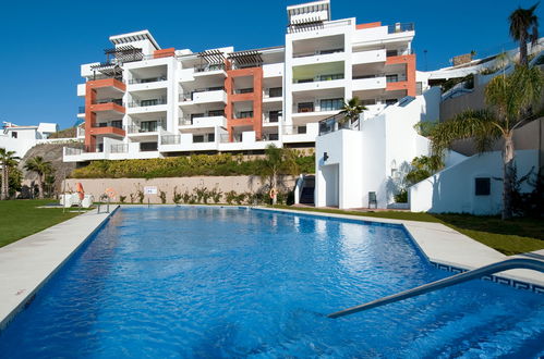 Photo 9 - Appartement de 2 chambres à Torrox avec piscine et vues à la mer