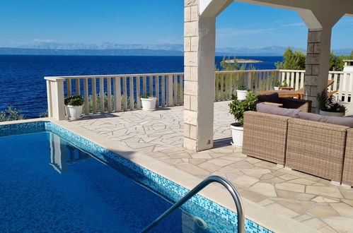 Photo 10 - Maison de 2 chambres à Blato avec piscine privée et vues à la mer