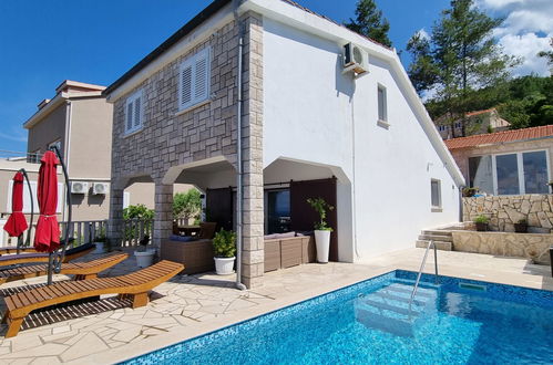 Photo 2 - Maison de 2 chambres à Blato avec piscine privée et jardin