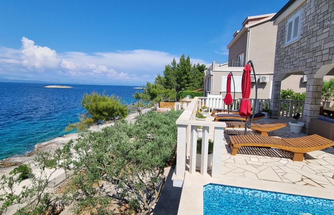 Casa de 3 quartos em Blato com piscina privada e jardim - Foto 1
