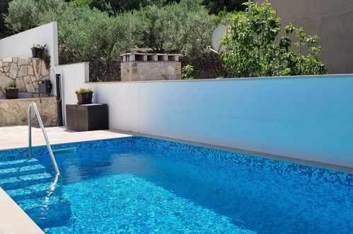 Foto 6 - Casa de 2 quartos em Blato com piscina privada e jardim