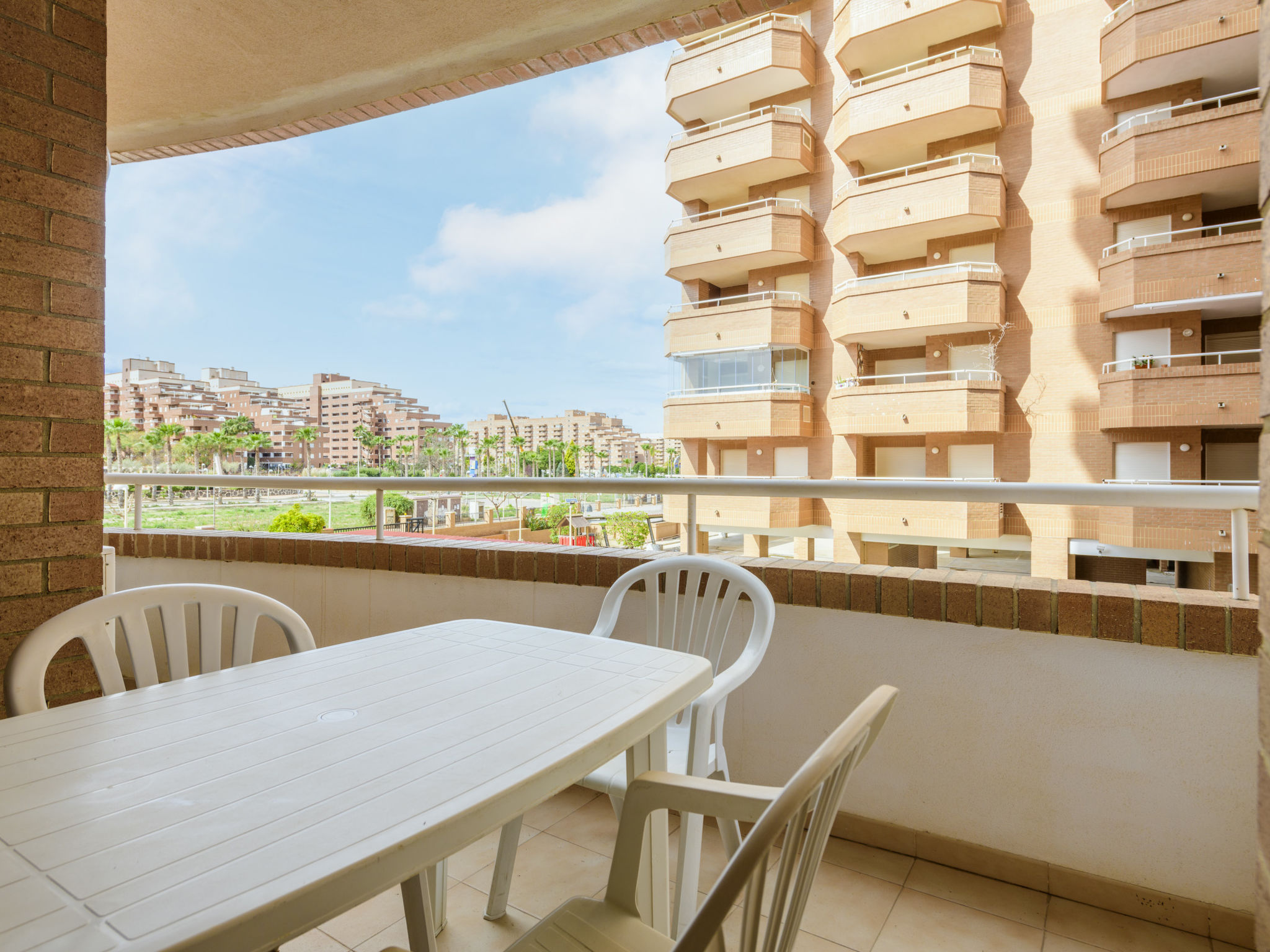 Photo 2 - 2 bedroom Apartment in Oropesa del Mar with swimming pool and sea view