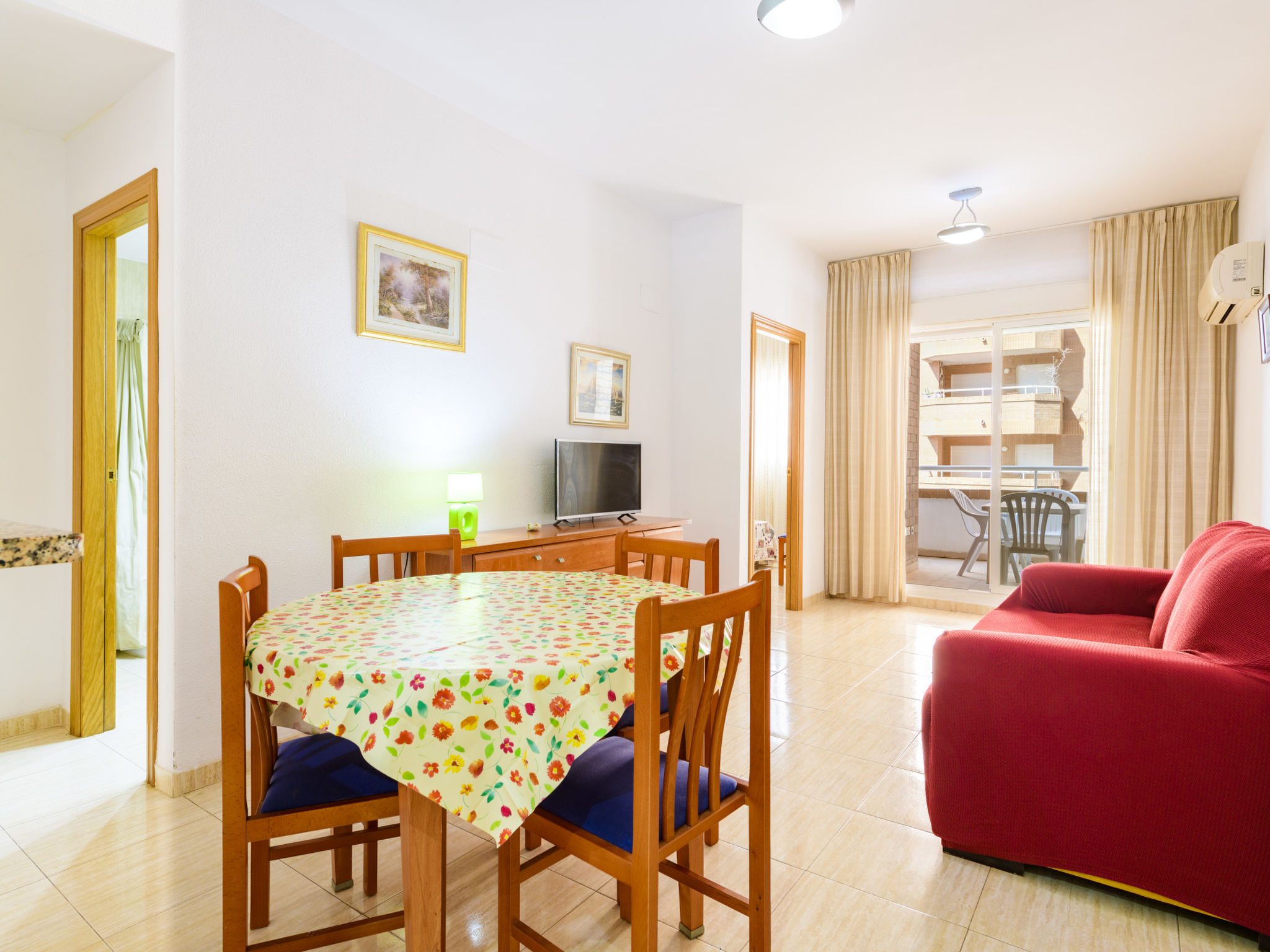 Photo 3 - 2 bedroom Apartment in Oropesa del Mar with swimming pool and garden