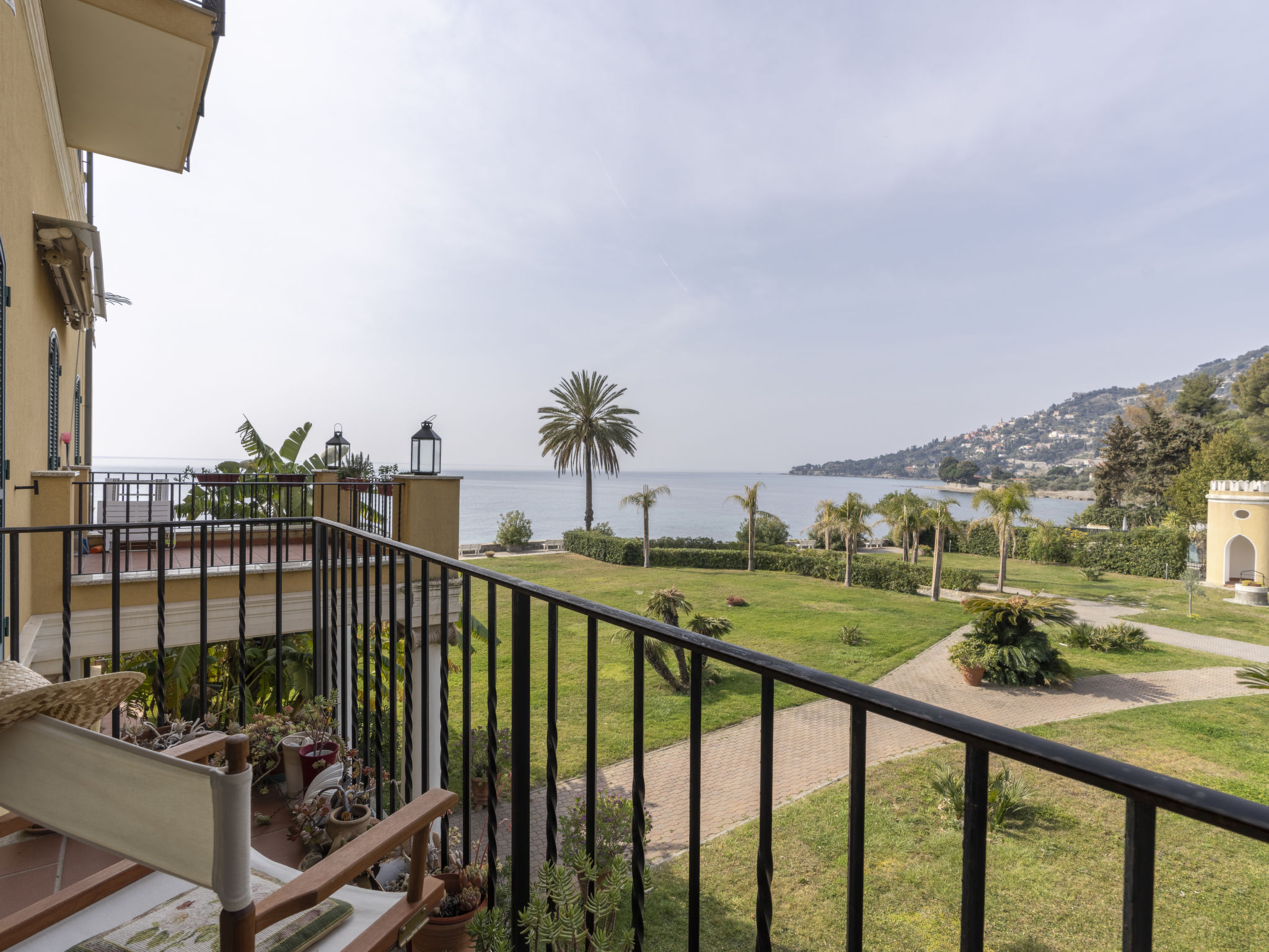 Foto 1 - Apartamento de 1 quarto em Ventimiglia com piscina e vistas do mar
