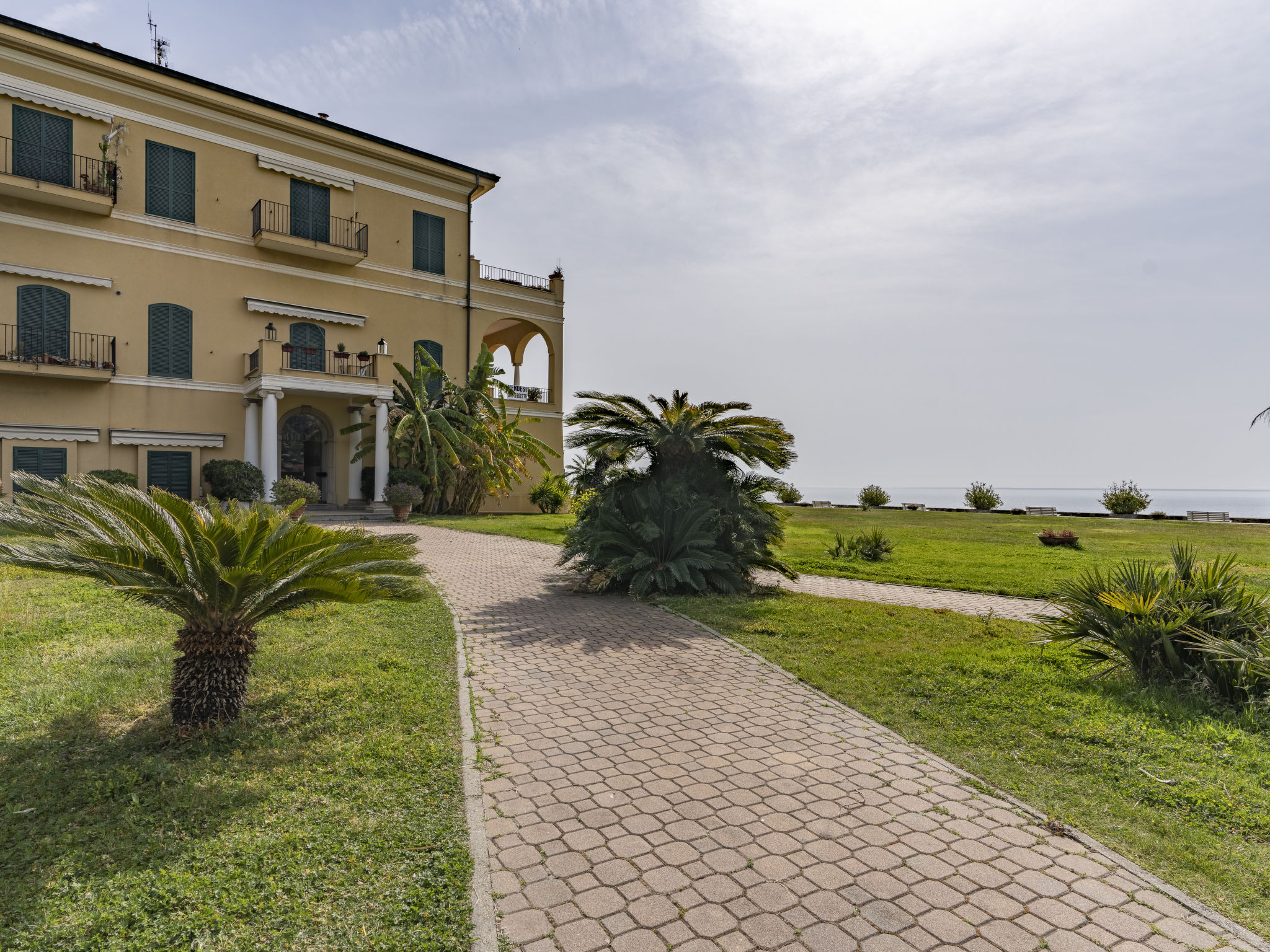 Foto 23 - Apartamento de 1 habitación en Ventimiglia con piscina y vistas al mar