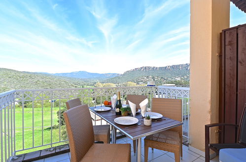 Foto 1 - Appartamento con 1 camera da letto a Saint-Raphaël con piscina e vista mare