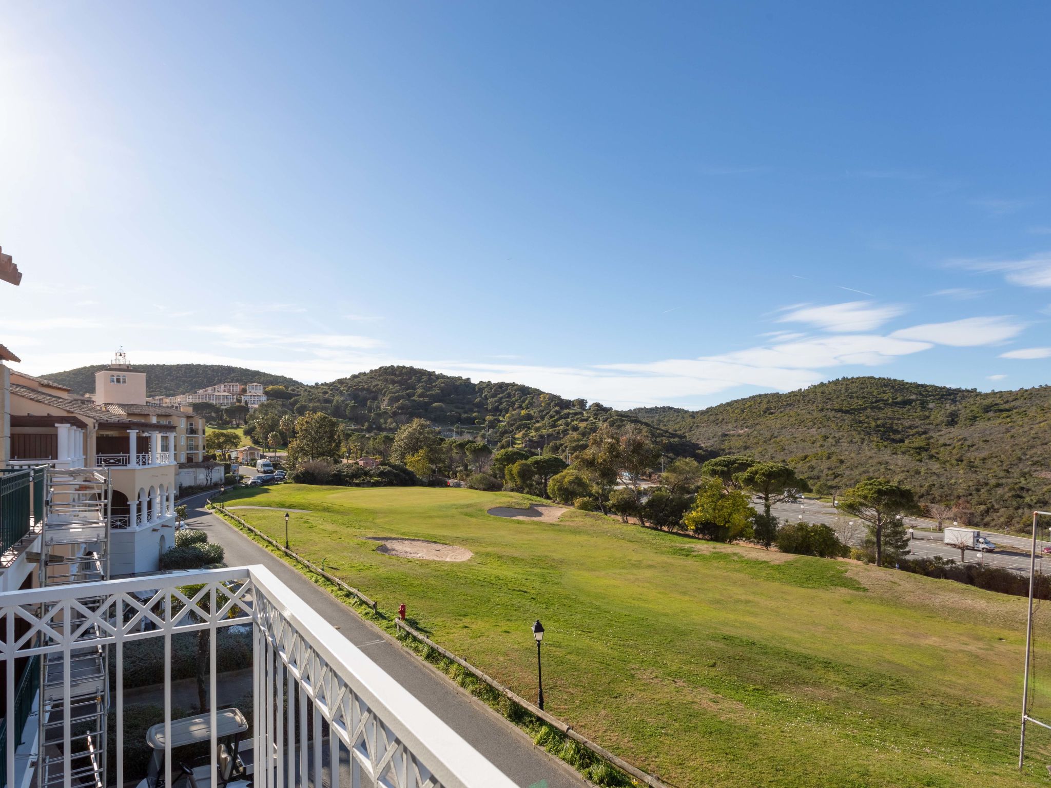 Photo 16 - 1 bedroom Apartment in Saint-Raphaël with swimming pool and sea view