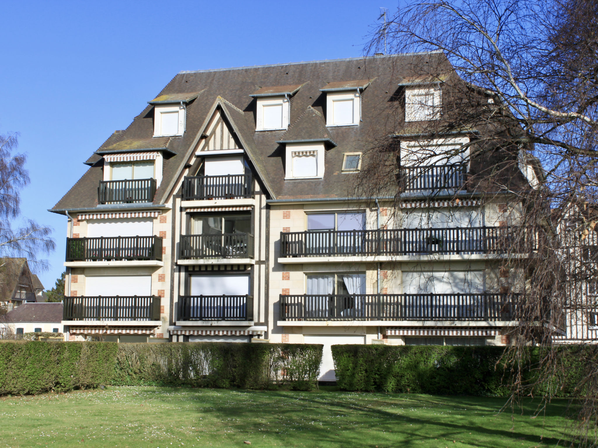 Foto 18 - Apartamento de 1 habitación en Deauville con vistas al mar