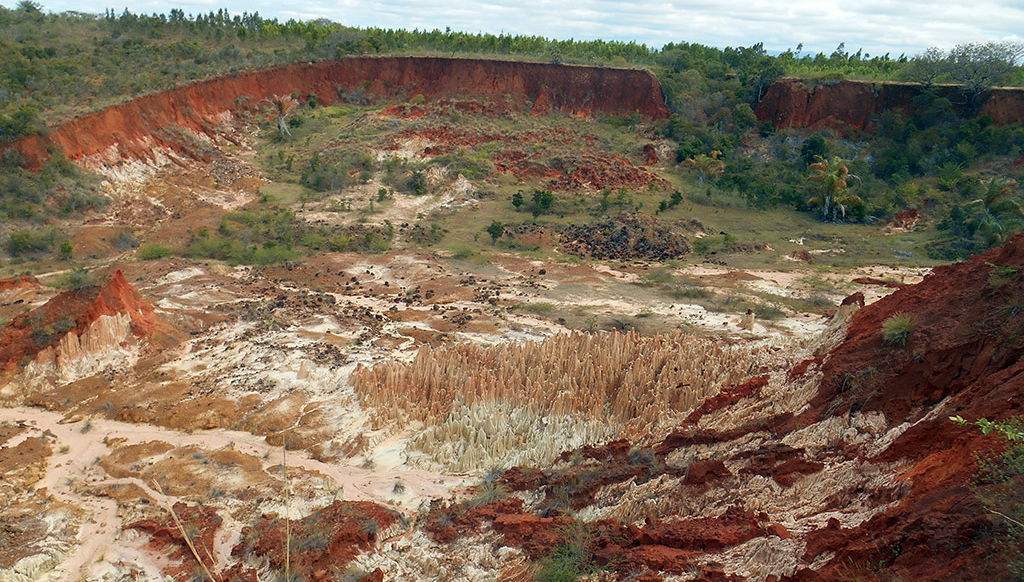 Red Tsingy - Photo 1