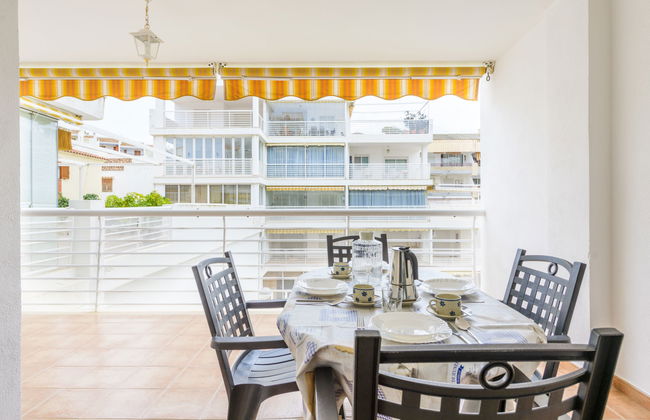 3 bedroom Apartment in Oropesa del Mar with swimming pool and terrace - Photo 2