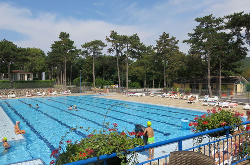 Foto 2 - Appartamento con 2 camere da letto a Duino-Aurisina con piscina