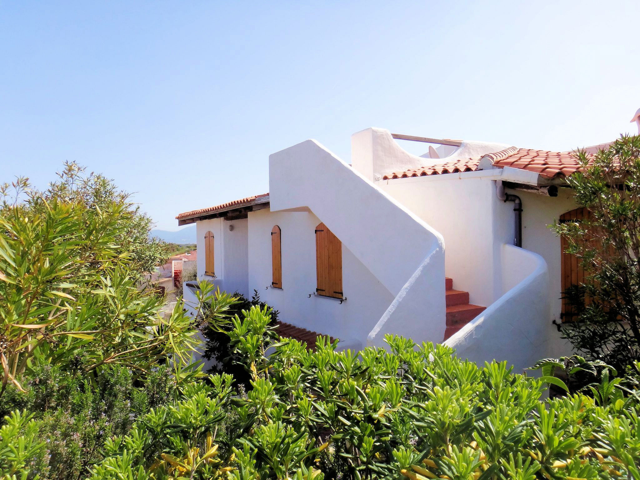 Foto 1 - Casa de 3 quartos em Valledoria com jardim e vistas do mar