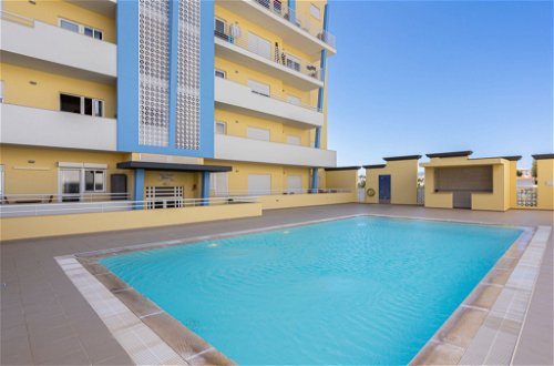 Foto 15 - Apartment mit 1 Schlafzimmer in Portimão mit schwimmbad und blick aufs meer