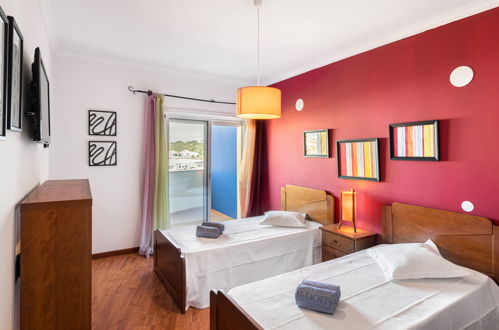 Foto 10 - Apartamento de 1 habitación en Portimão con piscina y vistas al mar