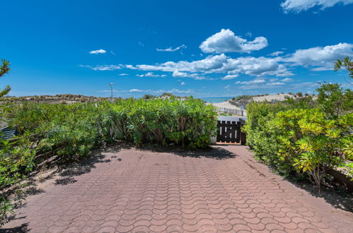 Foto 18 - Appartamento con 2 camere da letto a Le Grau-du-Roi con giardino e vista mare