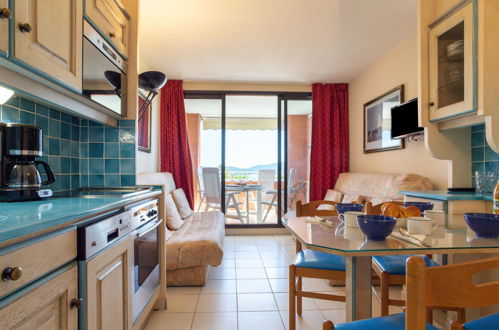 Foto 3 - Apartamento de 1 habitación en Grimaud con piscina y vistas al mar