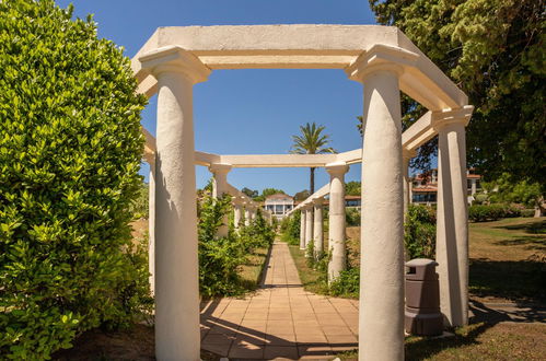 Foto 17 - Appartamento con 1 camera da letto a Grimaud con piscina e vista mare