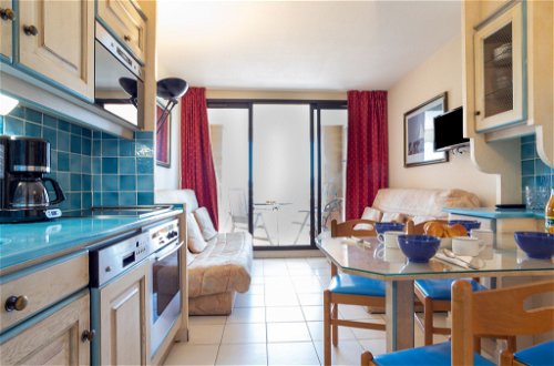 Foto 9 - Appartamento con 1 camera da letto a Grimaud con piscina e vista mare