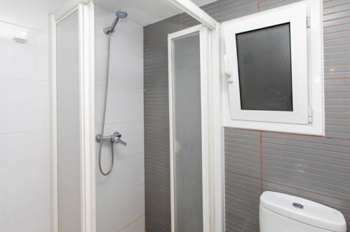 Foto 16 - Apartamento de 2 quartos em Lloret de Mar com piscina e jardim