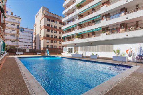 Foto 18 - Apartamento de 2 habitaciones en Lloret de Mar con piscina y vistas al mar