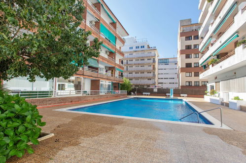 Foto 21 - Apartamento de 2 quartos em Lloret de Mar com piscina e jardim