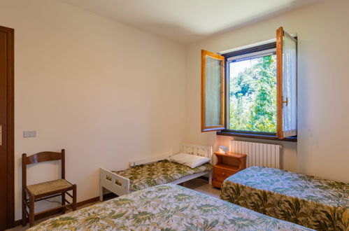 Foto 15 - Appartamento con 2 camere da letto a Perledo con giardino e vista sulle montagne