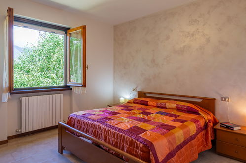 Foto 5 - Appartamento con 2 camere da letto a Perledo con giardino