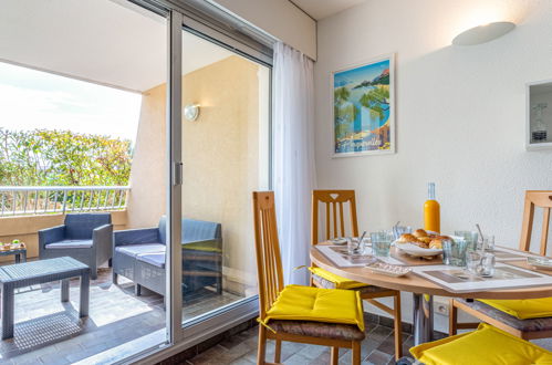 Foto 9 - Apartamento de 1 habitación en Hyères con terraza y vistas al mar