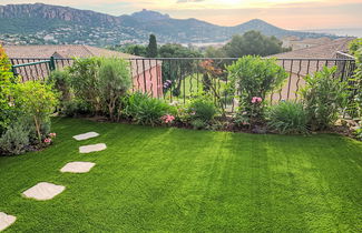 Photo 1 - 3 bedroom Apartment in Saint-Raphaël with swimming pool and garden