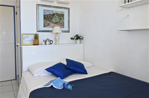 Foto 14 - Appartamento con 3 camere da letto a Saint-Raphaël con piscina e vista mare