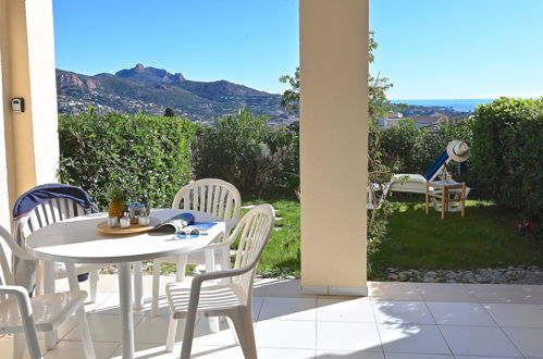 Foto 6 - Apartamento de 3 habitaciones en Saint-Raphaël con piscina y vistas al mar