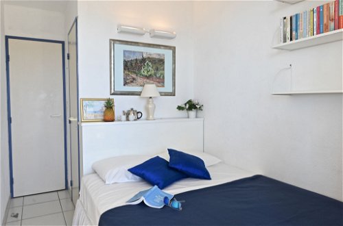 Foto 4 - Appartamento con 3 camere da letto a Saint-Raphaël con piscina e vista mare