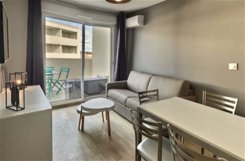 Foto 7 - Appartamento con 1 camera da letto a Sérignan con piscina e vista mare